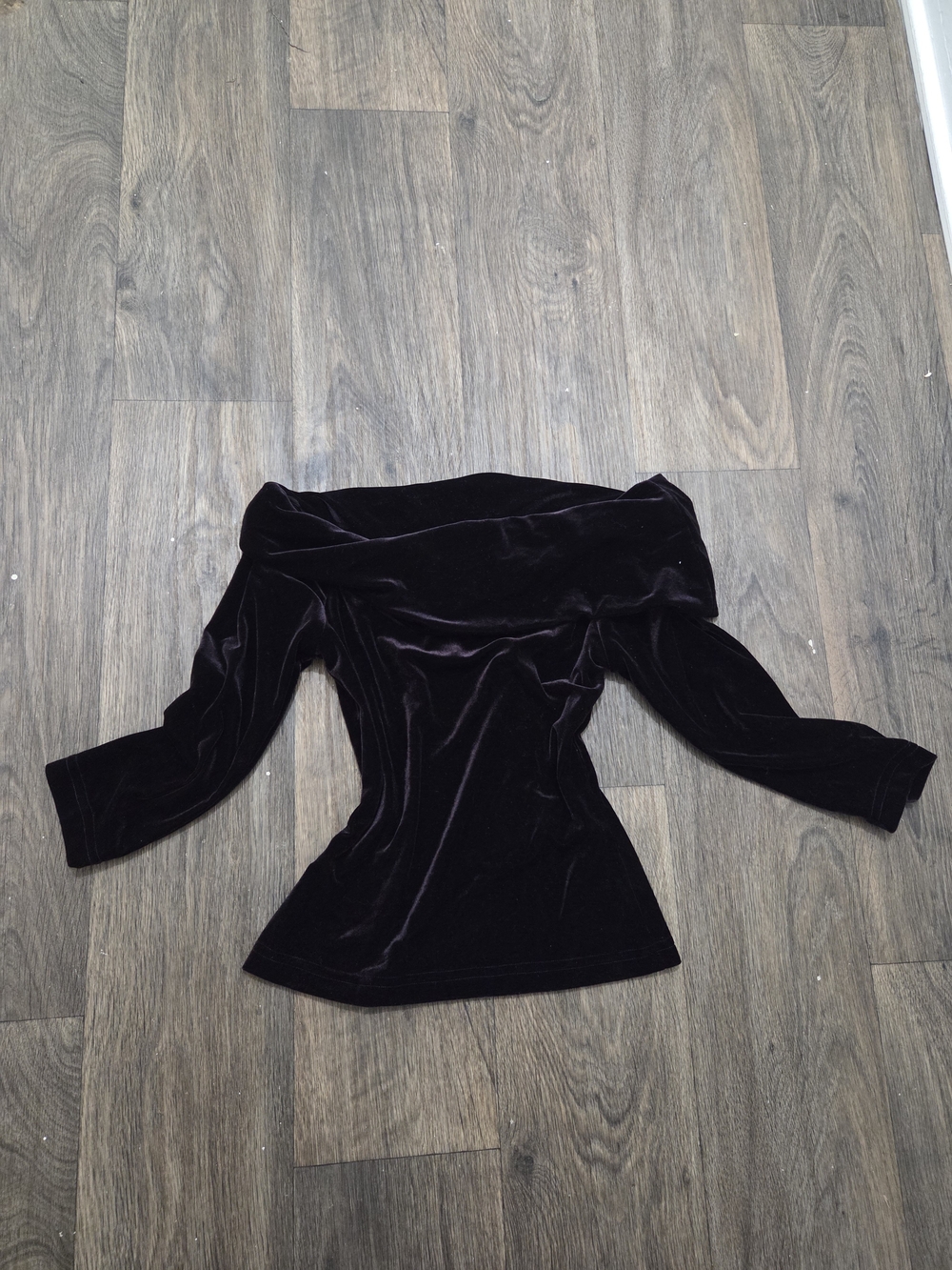Vicky Michelle Size S Off-the-Shoulder Velvet Sweater in Black